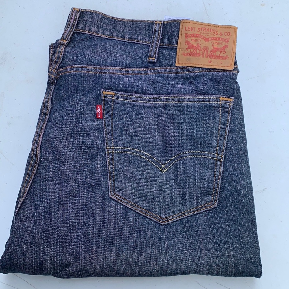 Men Levi Jean size 40x32 style 559